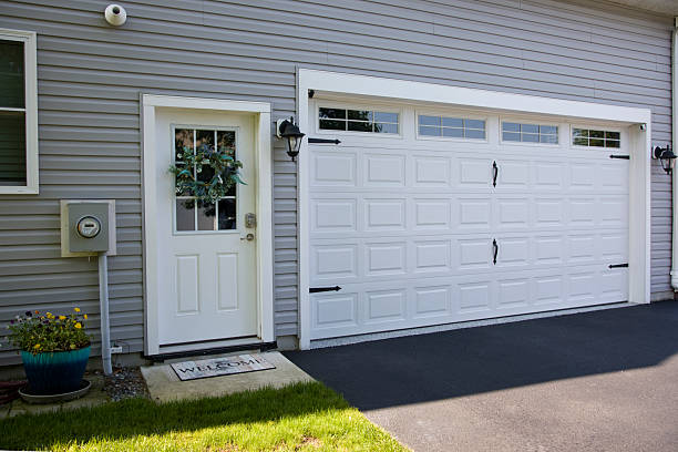 24/7 Emergency Garage Door Panel Replacement experts in Toppers, OK